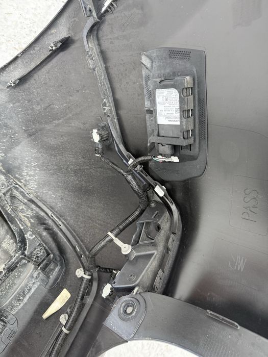 Бампер задний 6 парт. сліпі зони відкритя ногою jeep cherokee kl 2018+