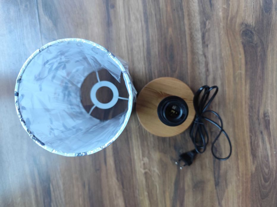 Lampka nocna dotykowa ściemniana do sypialni 2 porty ładowania USB