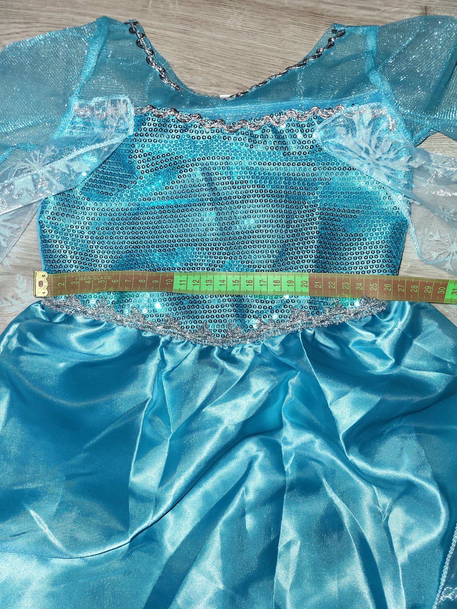 Sukienka Frozen, korona i różdżka