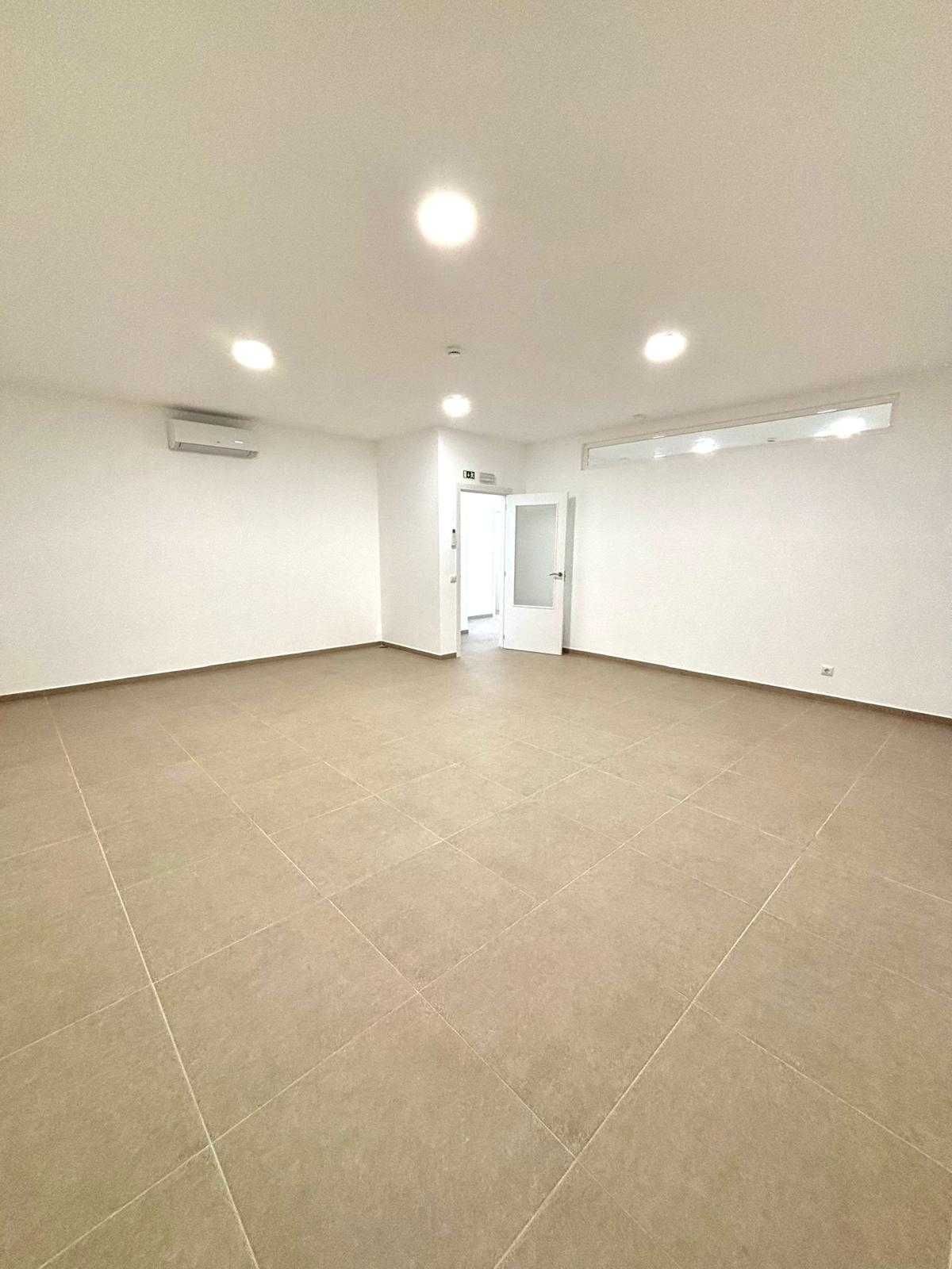 Loja com 5 Gabinetes | 188m² | Pronta a Usar – Loulé