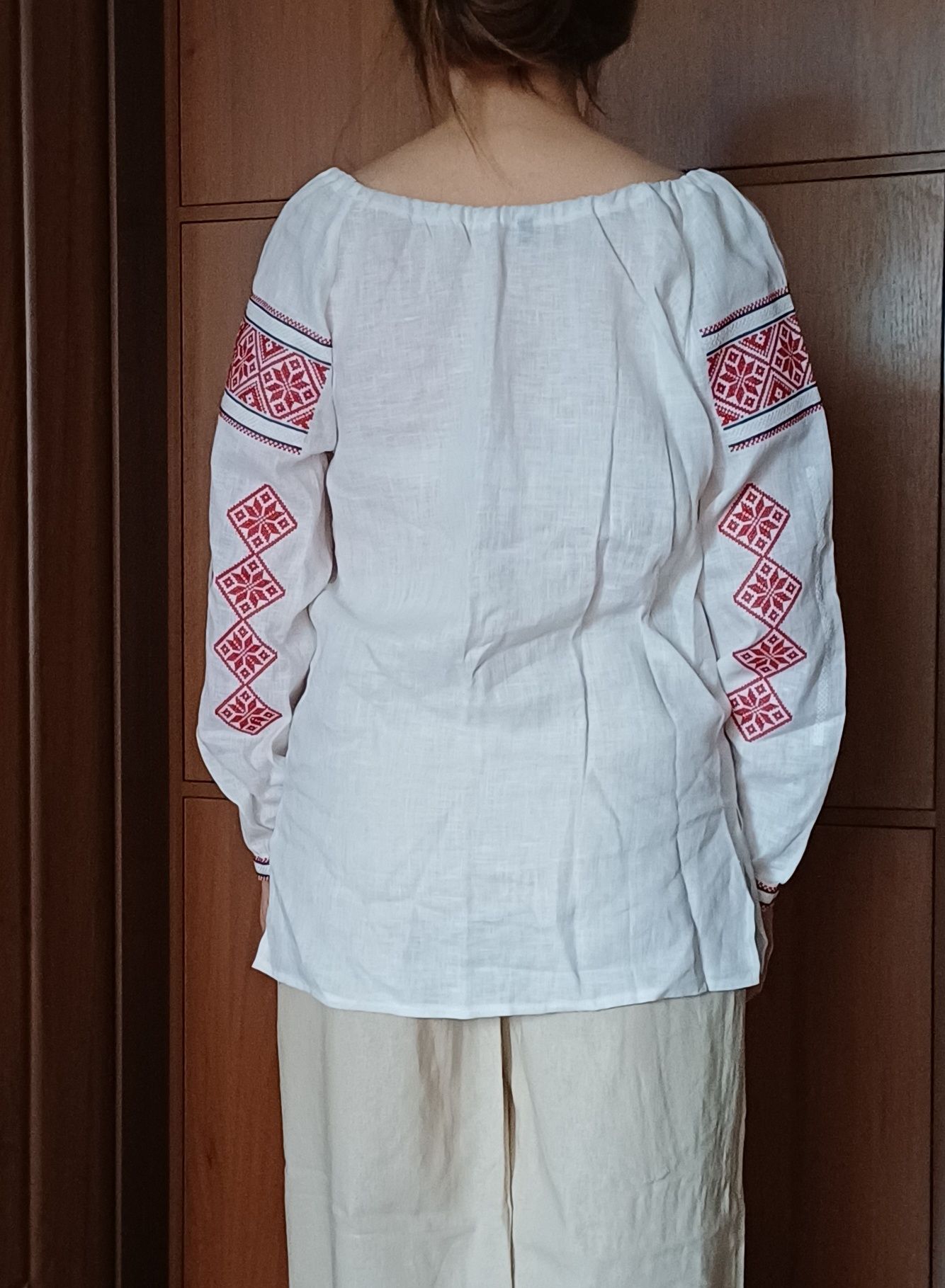 Продаю жіночу вишиванку, розм.42-44