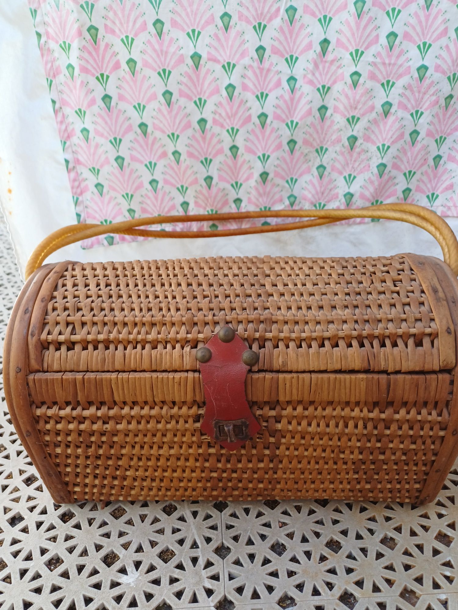 Vendo cesta de verga