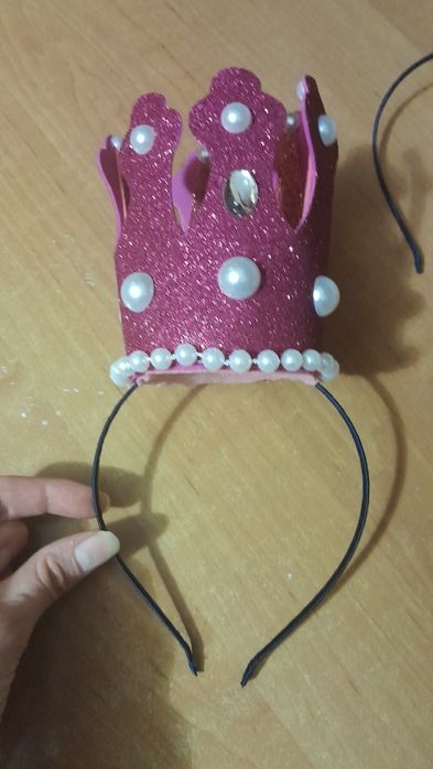 Корона різних кольорів