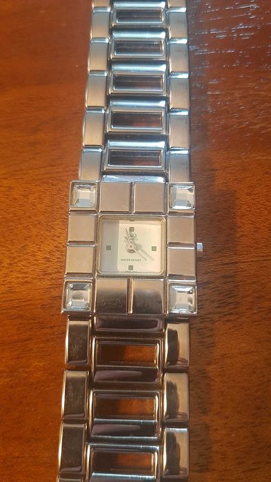 Женские наручные часы