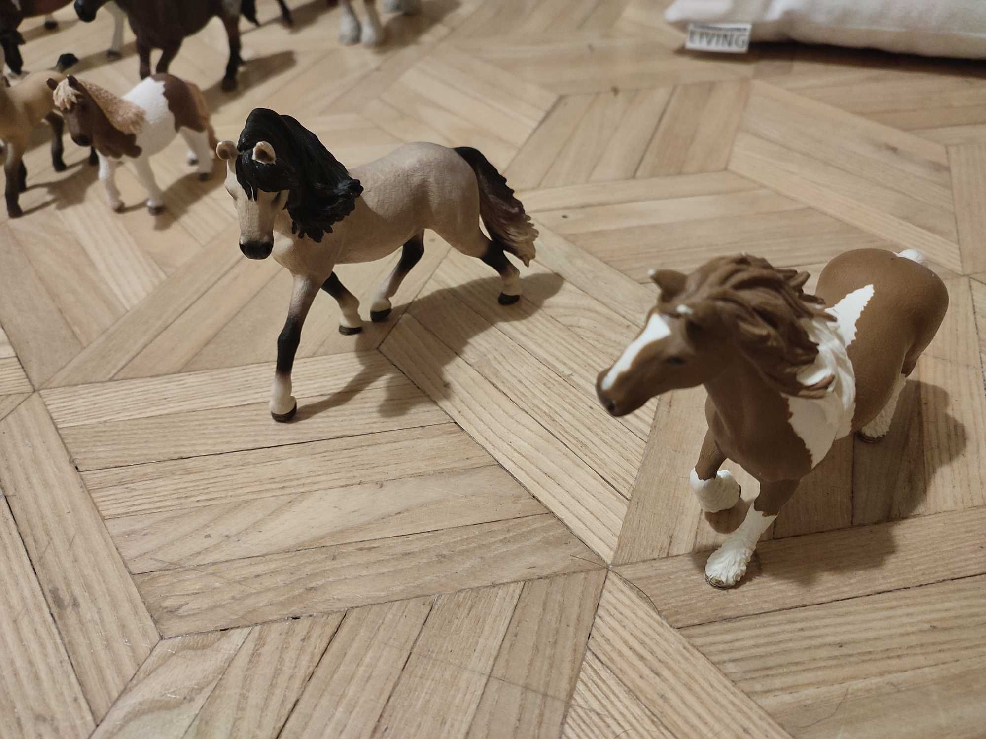 Sprzedam figurki koni Schleich