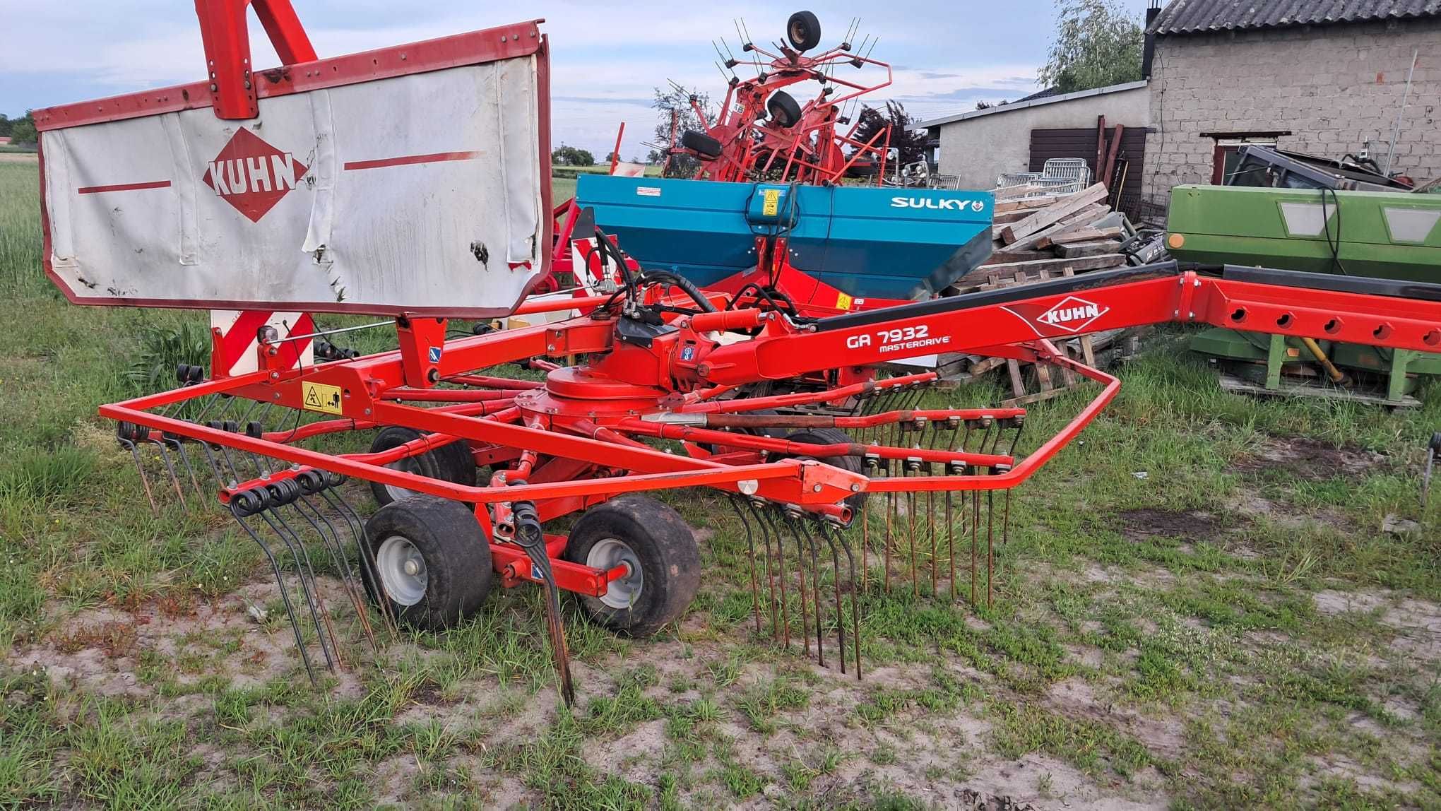 KUHN 7932  Zgrabiarka 2011r  Karuzelowa 2 Gwiazdowa  6522 Pottinger