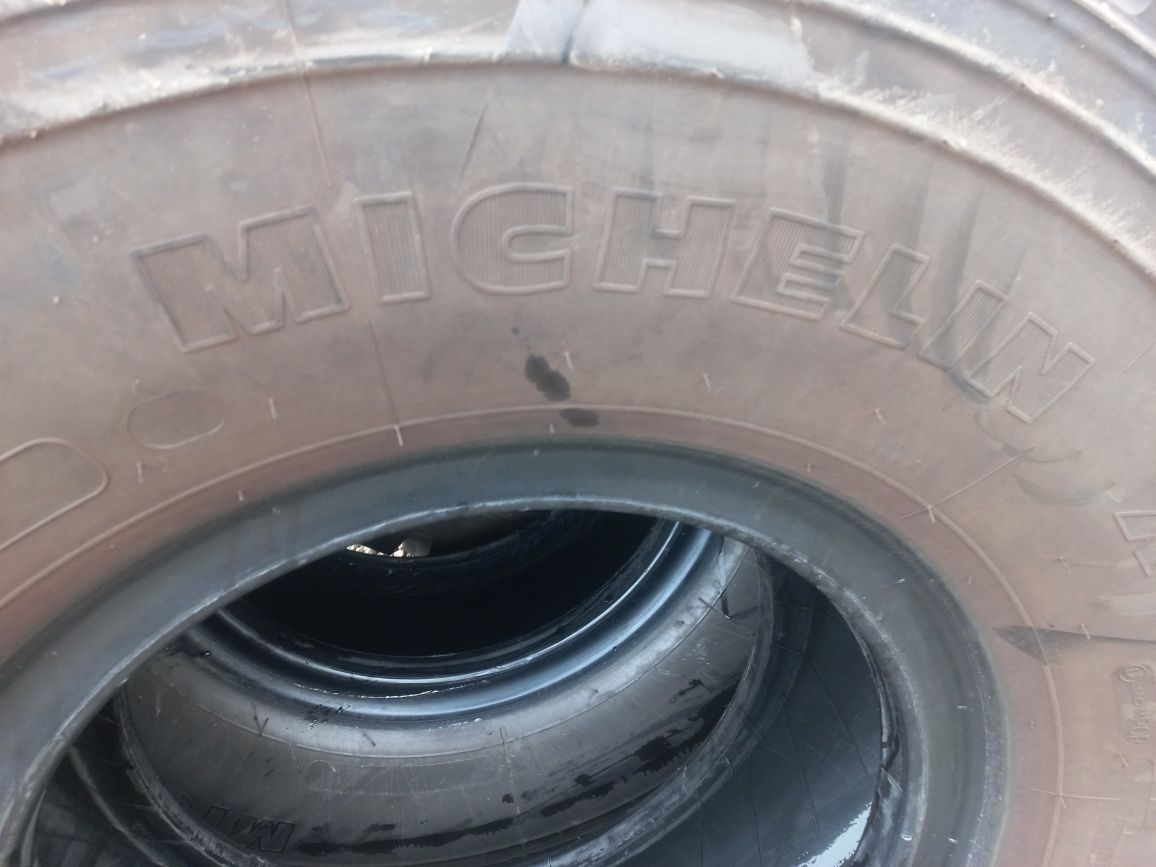 Opony 395/85R20 Michelin.