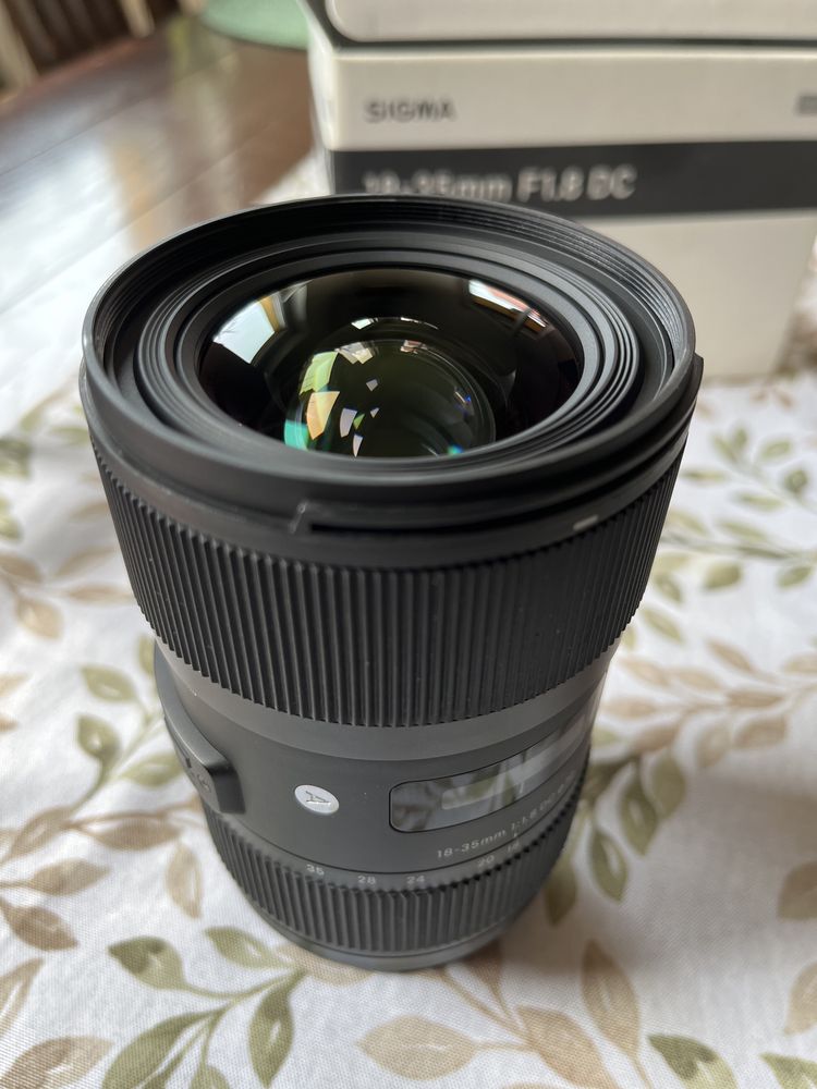 Sigma 18-35mm F1.8 DC do Nikon APS-C