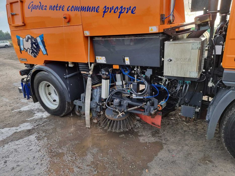 Usługa zamiatarką, polewaczką Czyszczenie ulic Wynajem zamiatarki