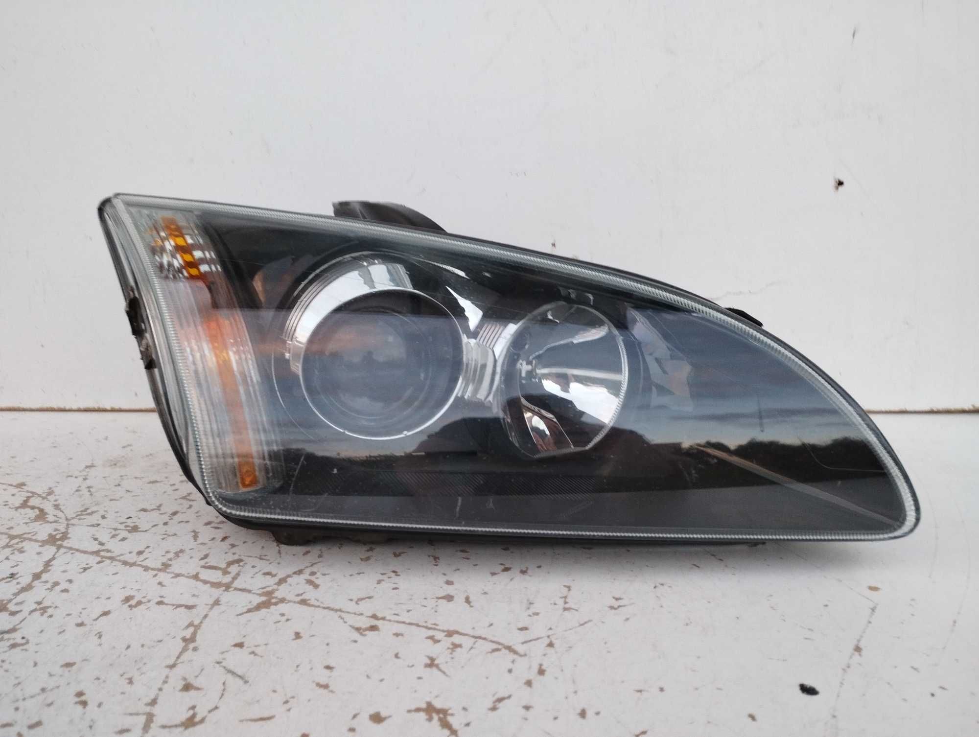 Ford Focus Mk2 lampa przednia prawa SOCZEWKA