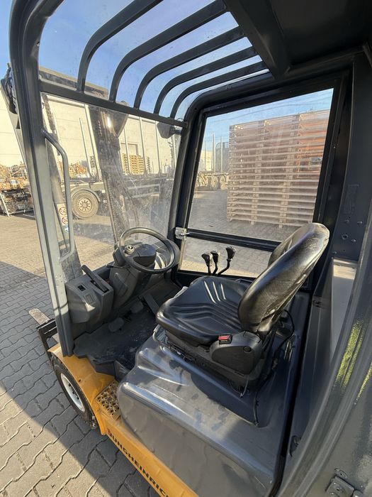 Wozek widlowy Jungheinrich TFG320 rok 2008 udzwig 2t