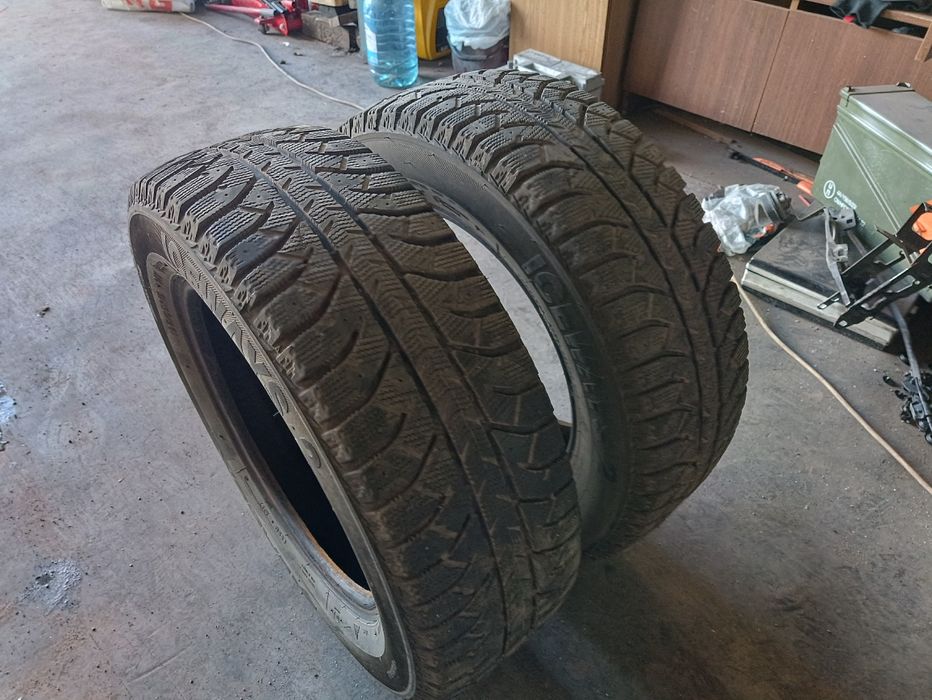 Пара покрышек 195/65 R15 .