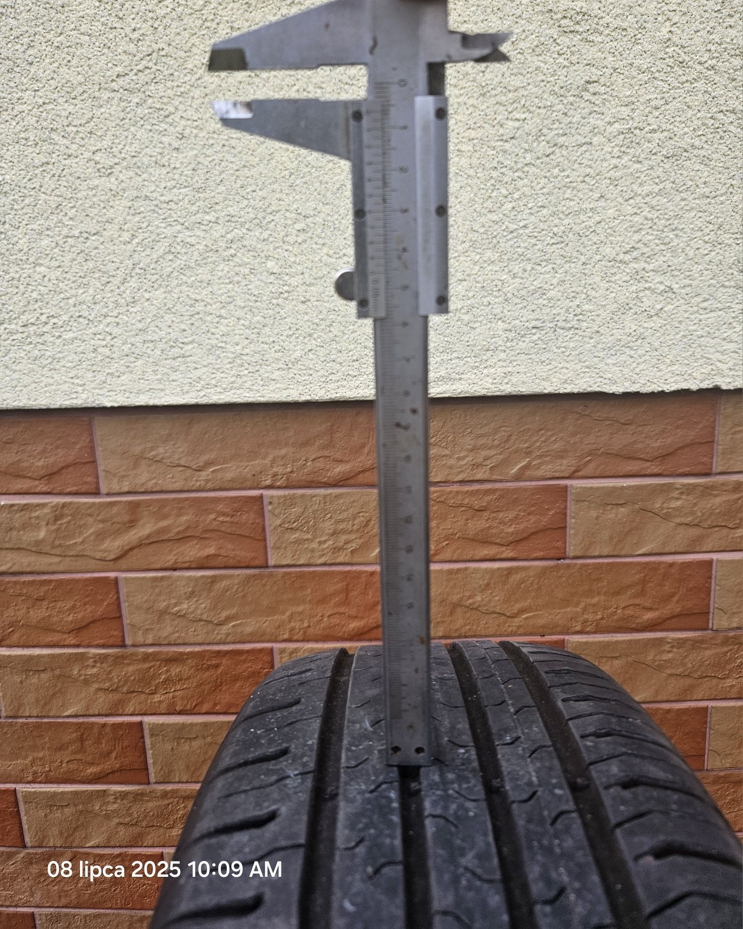 Opona pojedyncza letnia 205/60/r16 continental