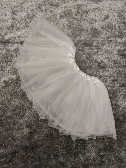 Saia de menina branca