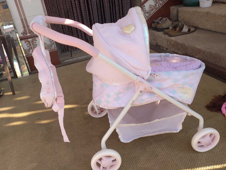 Carrinho de Bonecas com mochila e boneca