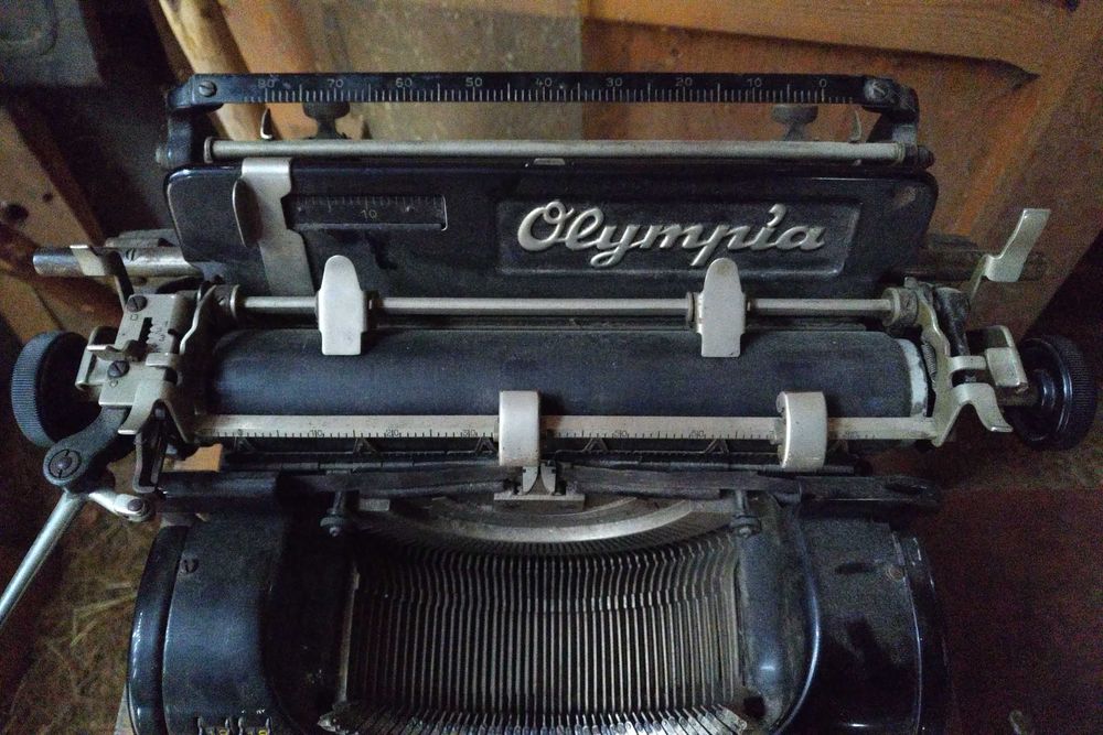 Maszyna do pisania Olympia 8