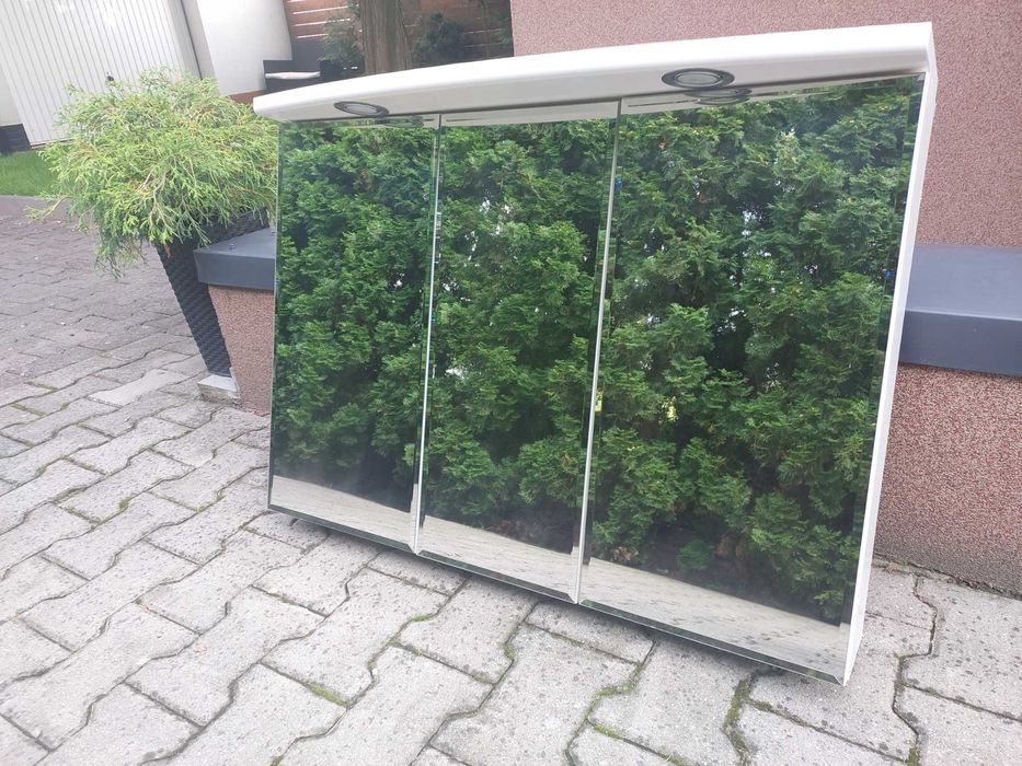Szafka łazienkowa  wisząca  z lustrem biała