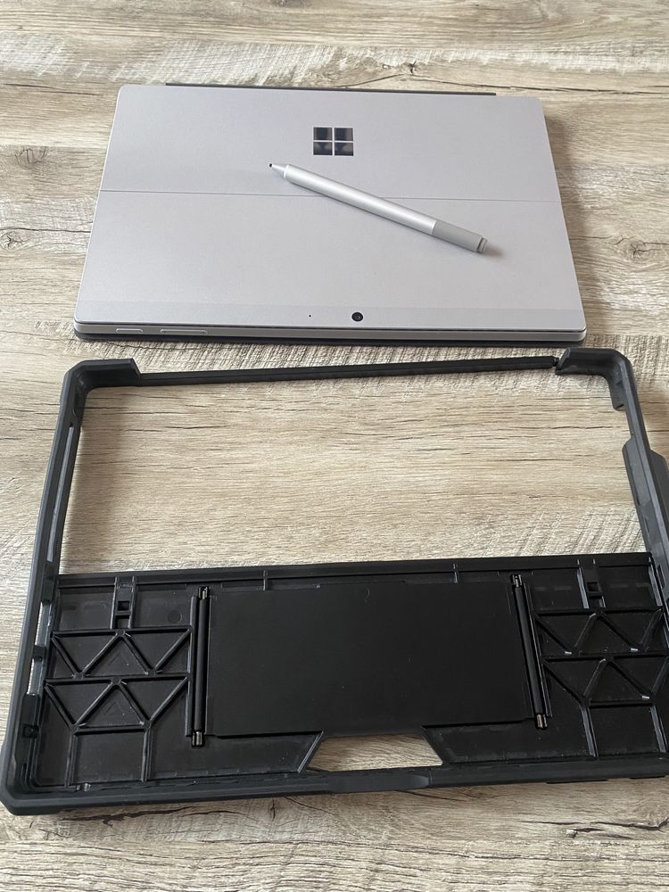 Продам планшет Microsoft Surface PRO 7 128 GB