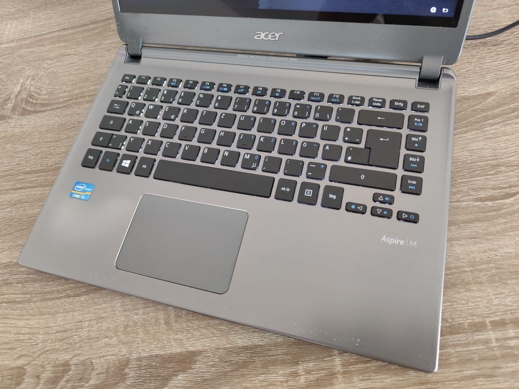 Топовий ноутбук з підсвіткою клавіатури, метал корпус! SSD, Core i5