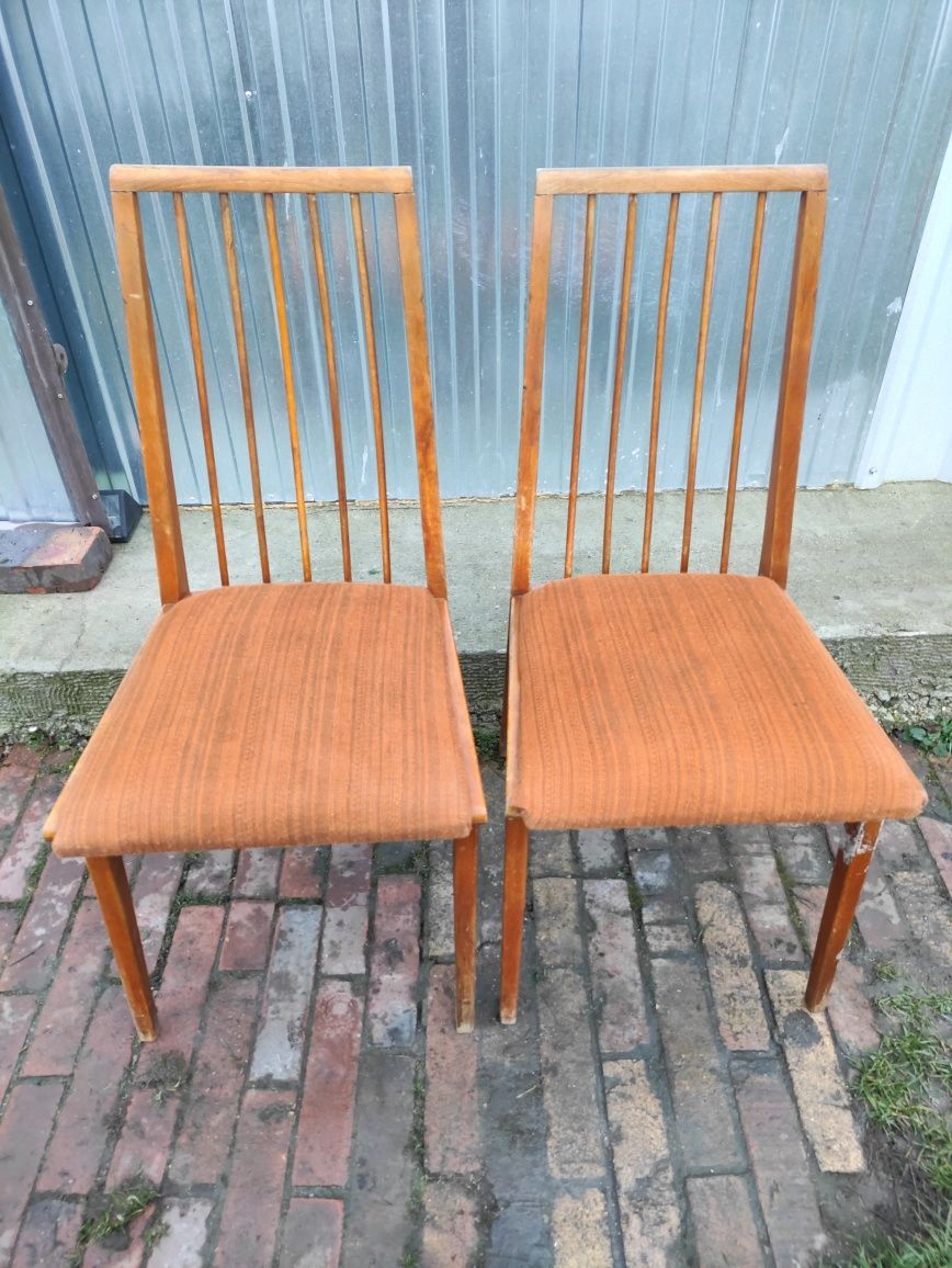 Piękne stare drewniane krzesła na sprężynach vintage retro PRL DDR