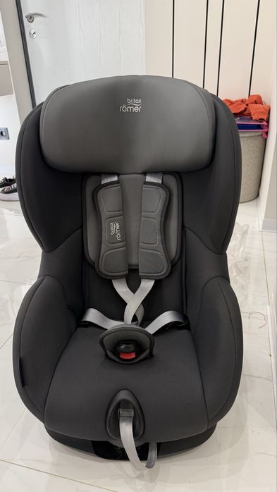 Автокрісло Britax Römer TRIFIX2 i-SIZE (Storm Grey)