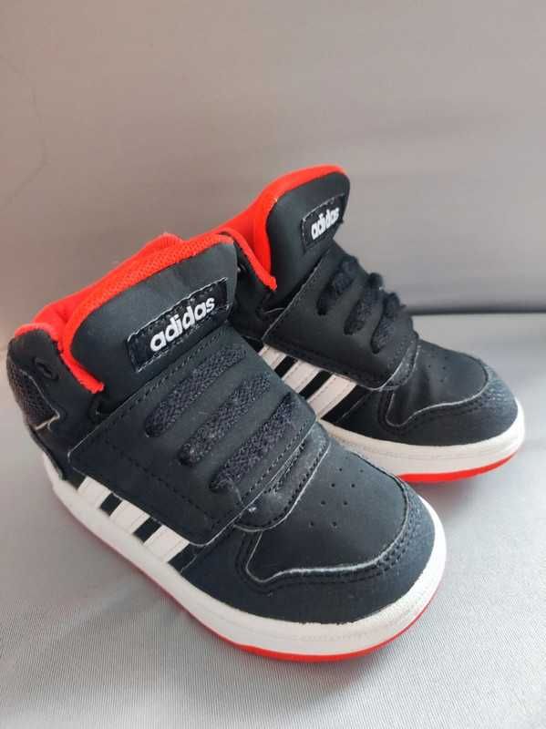 Adidas r 22 Nowe buciki unisex mega wygodne