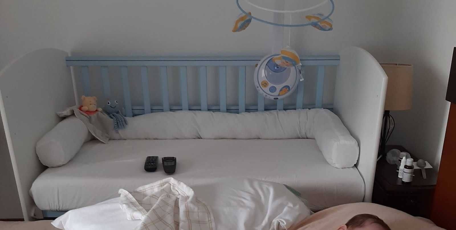 Berço/cama de grade Zippy azul bebê + colchão