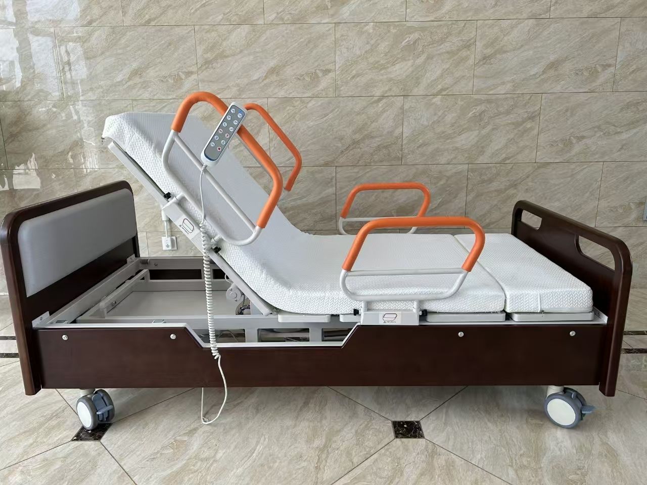 Łóżko elektryczne obrotowe rehabilitacyjne
