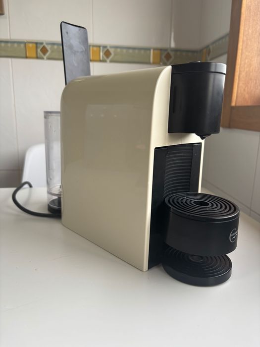 Máquina de café em ótimo estado