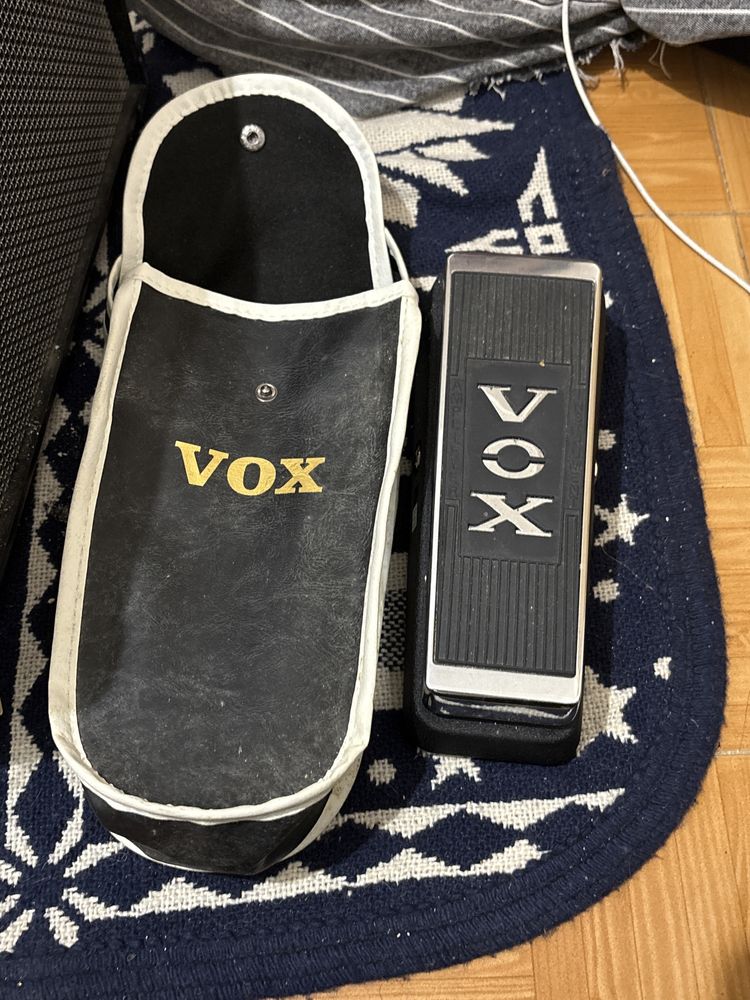 Wah wah model V847 vox com mala