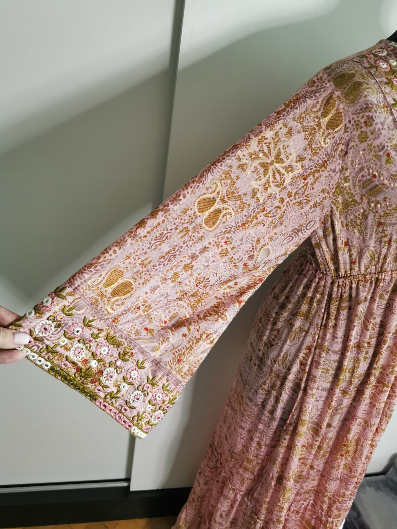 Przepiękna długa sukienka hindi  lekka zwiewna haftowana M L
