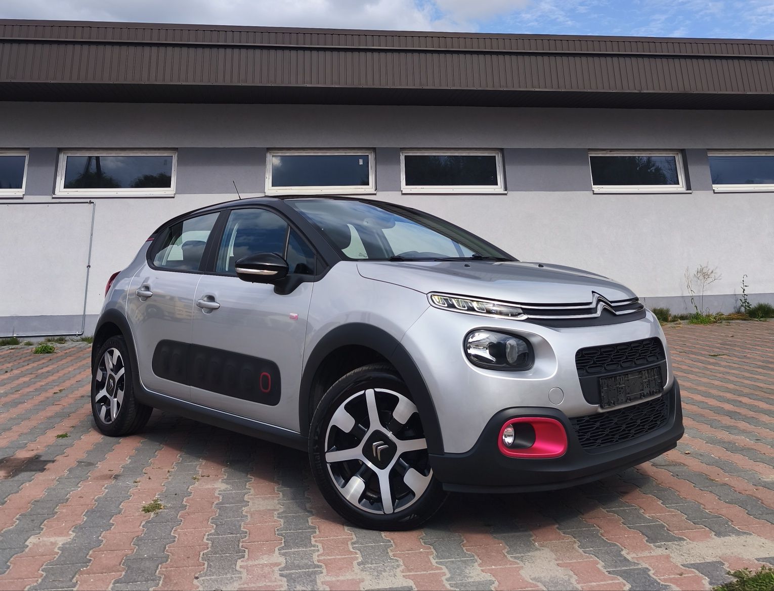 Citroen C3 ELLE 1.2benzyna Shine nawigacja LED limitowny