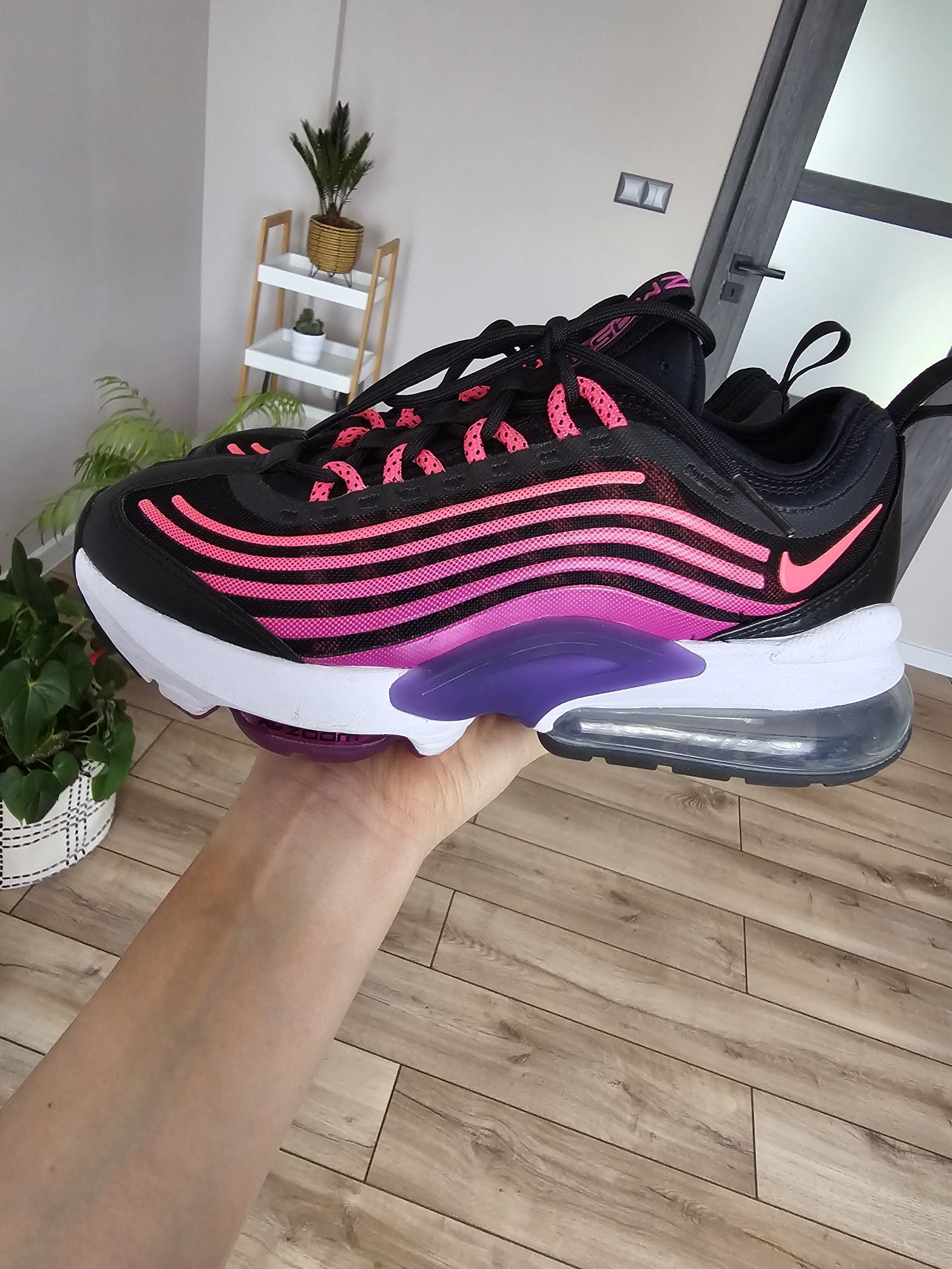 Czarno różowe Nike ZM950 rozmiar 38 poduszki