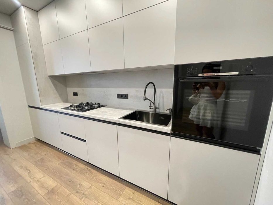 Немовірно світла та красива, двокімнатна квартира, вул. Молодіжна 5