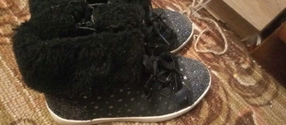 Безкоштовно одяг для дітей