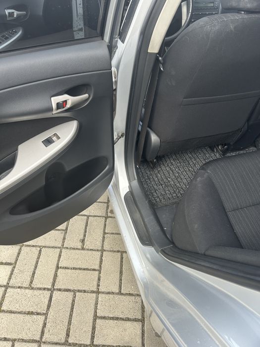 Продам своє офіційне авто