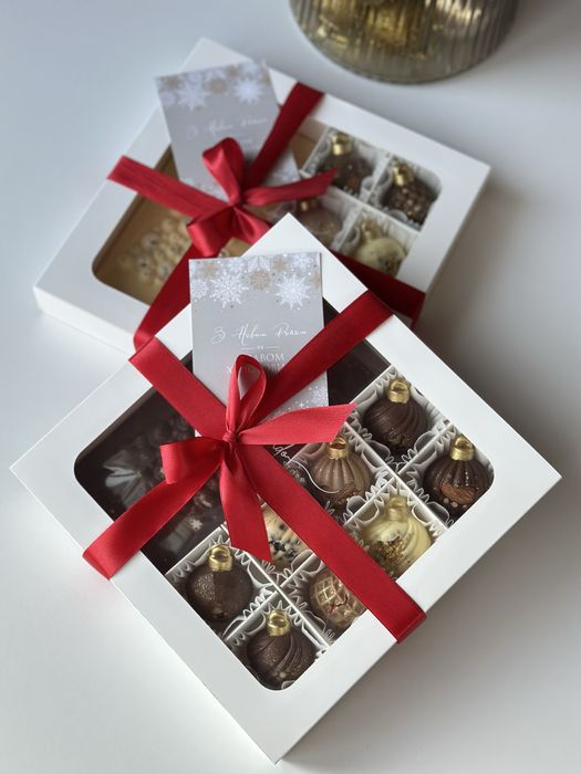 Новорічні подарункові набори цукерок із бельгійського шоколаду