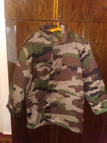 Продам военную куртку с подкладкой осень-зимаРазмер 2XLРазмеры 2XL