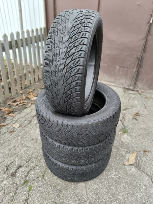 Шини зимові 205 55 R16
