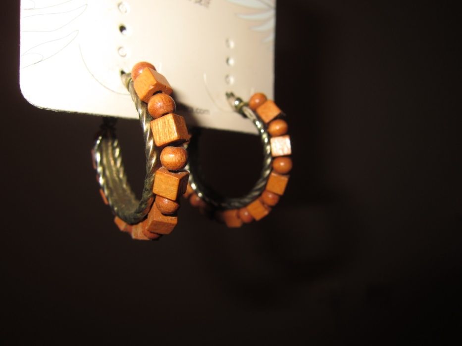 Argolas Prateadas com pecinhas castanhas