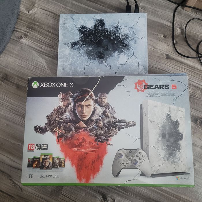 Konsola Xbox One X Gears Of War + 14 gier na płytach