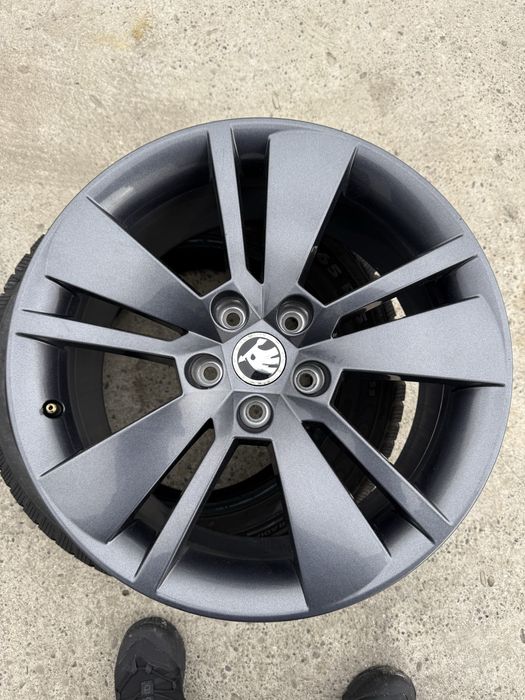 Диски 18 5.112 ЕТ44 8jx18H2 Skoda Kodiaq SuperB