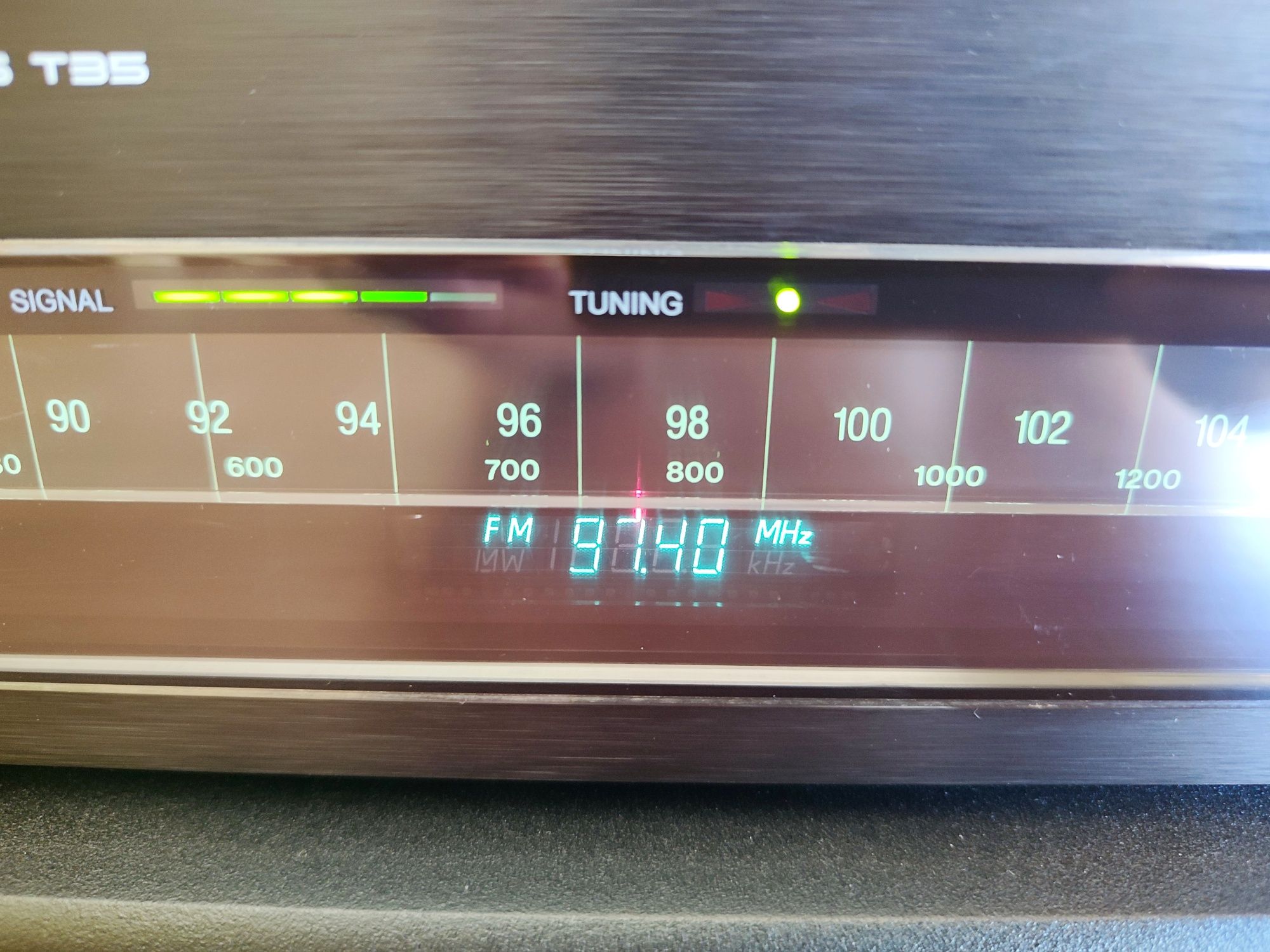 Sanyo T35 Plus Series Stereo Digital Tuner Impecável!