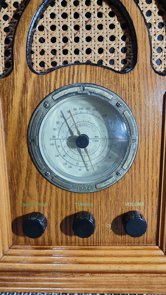 Sprit of st. Louis Collector's radio model 543.654

COLLECTOR
