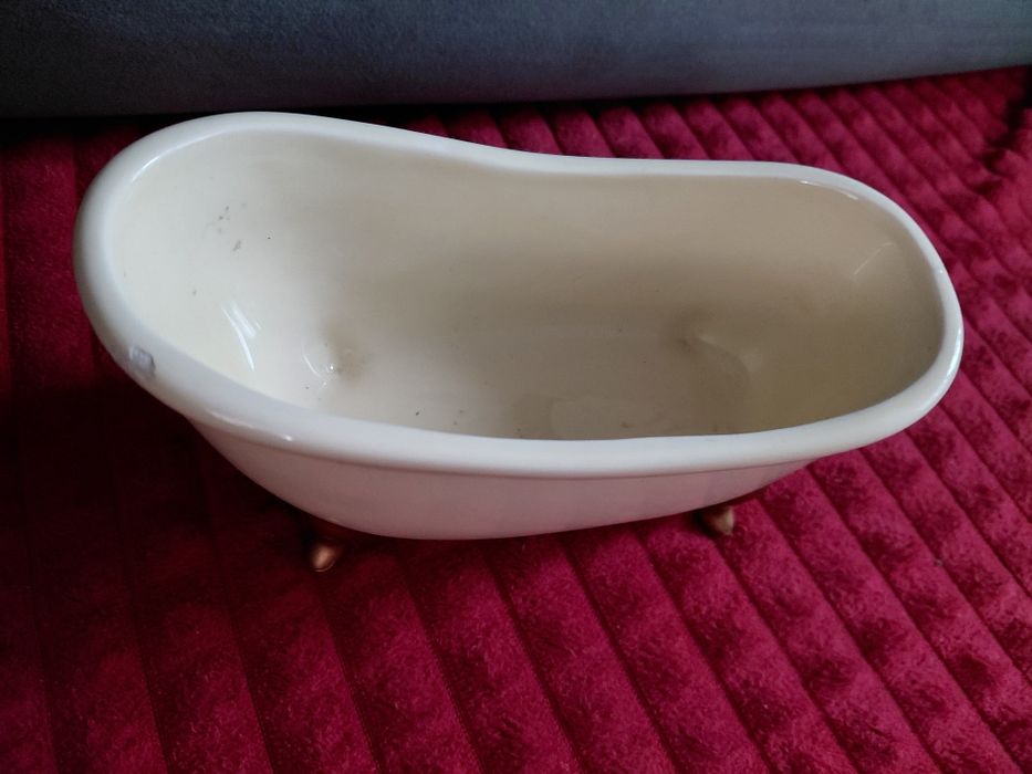 Porcelanowa wanienka dla lalki