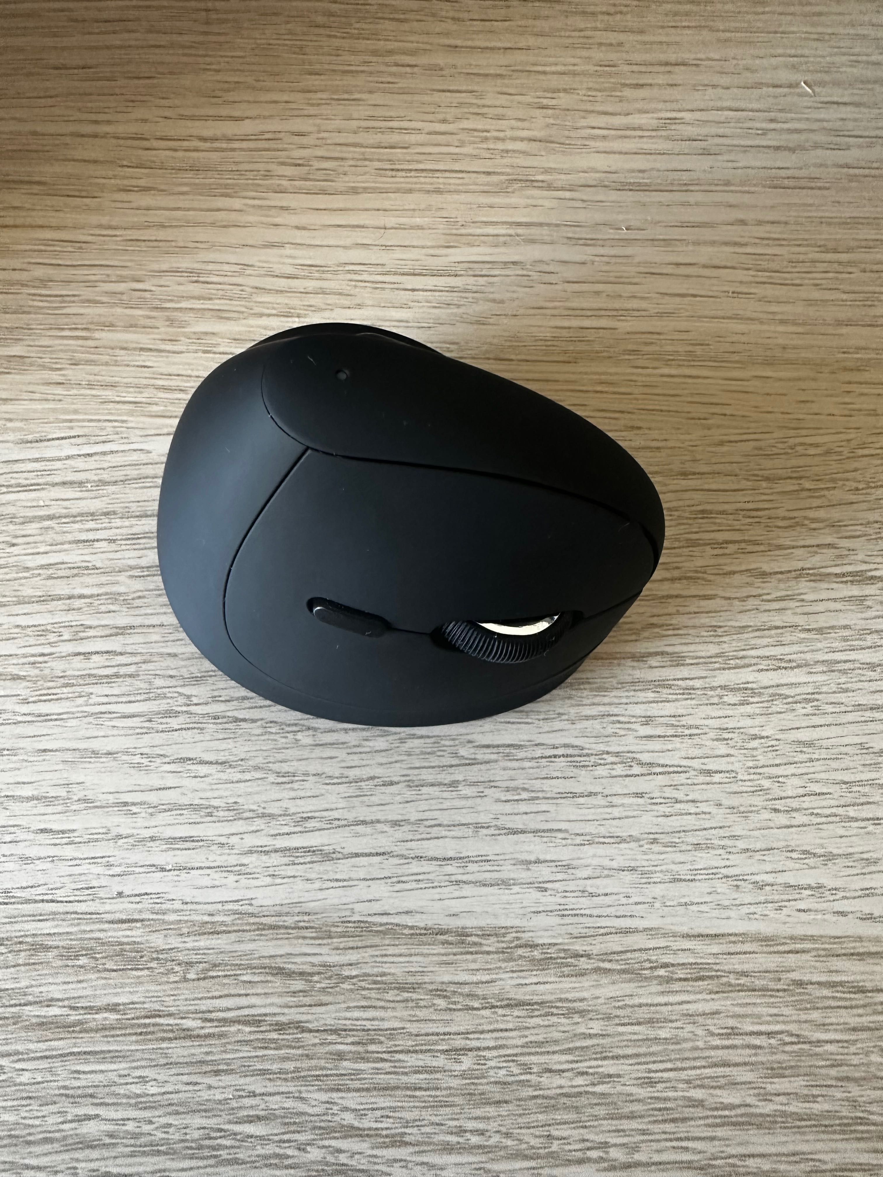 Rato vertical para mãos pequenas