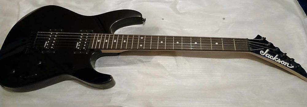 Електрогітара Jackson JS11
