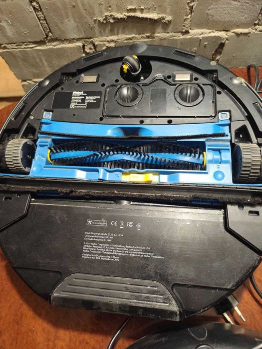 Робот для миття підлоги iRobot Scooba 450 .