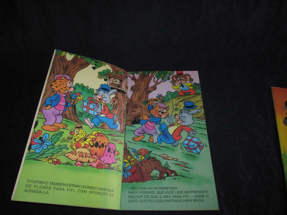 Livros O Aniversário de Fifi Cachorrão O Intrometido