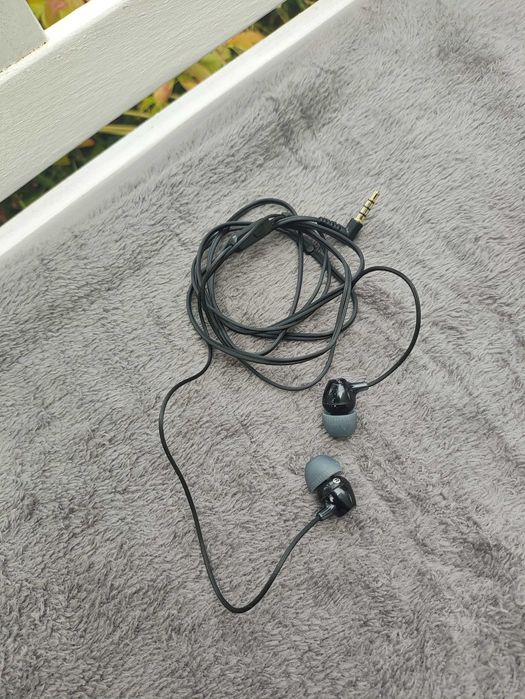 Słuchawki przewodowe Sony czarne Douszne do MP3 MP4 telefonu